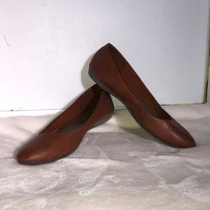 American Eagle flats